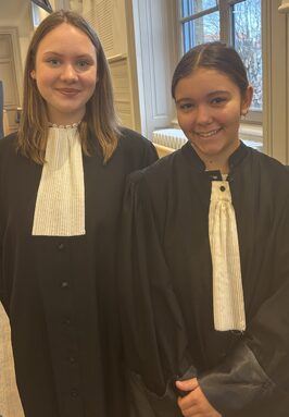 Anhelina Zelinska et Noémie Berne lauréates du concours d'éloquence. 