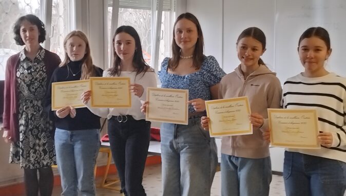 Laure Saby, Margot Paolacci, Anhelina Zelinska, Léonie Marey, Noémie Berne.
 
